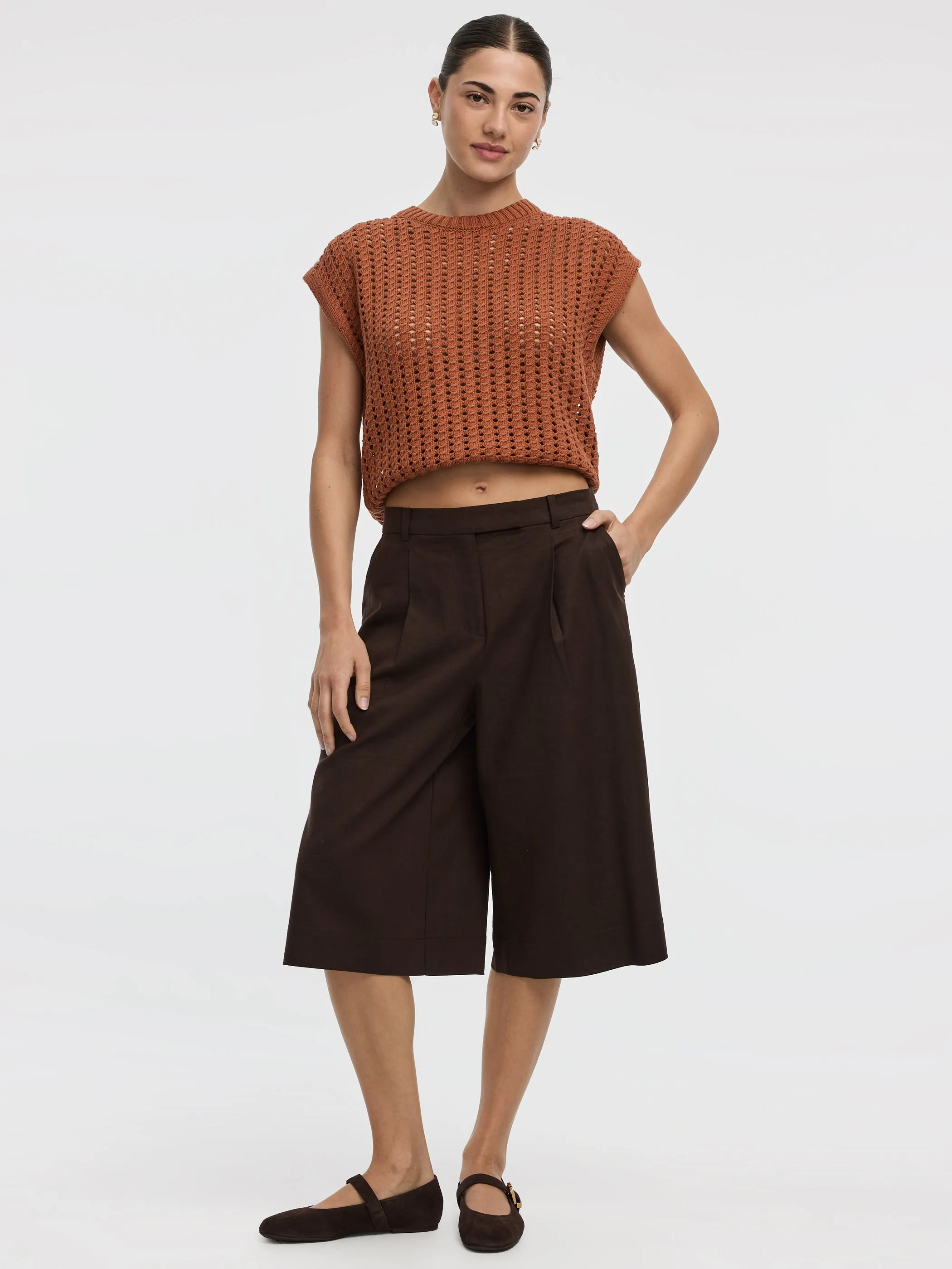Linen-Blend Capri Pants sold by Reitmans
