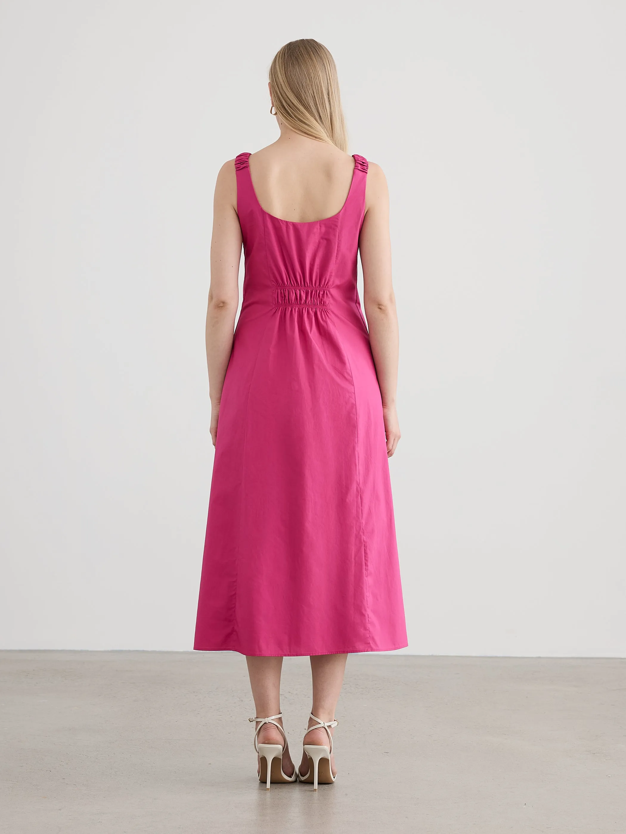 Sleeveless Boat-Neck Maxi Dress sold by Reitmans product image thumbnail 3