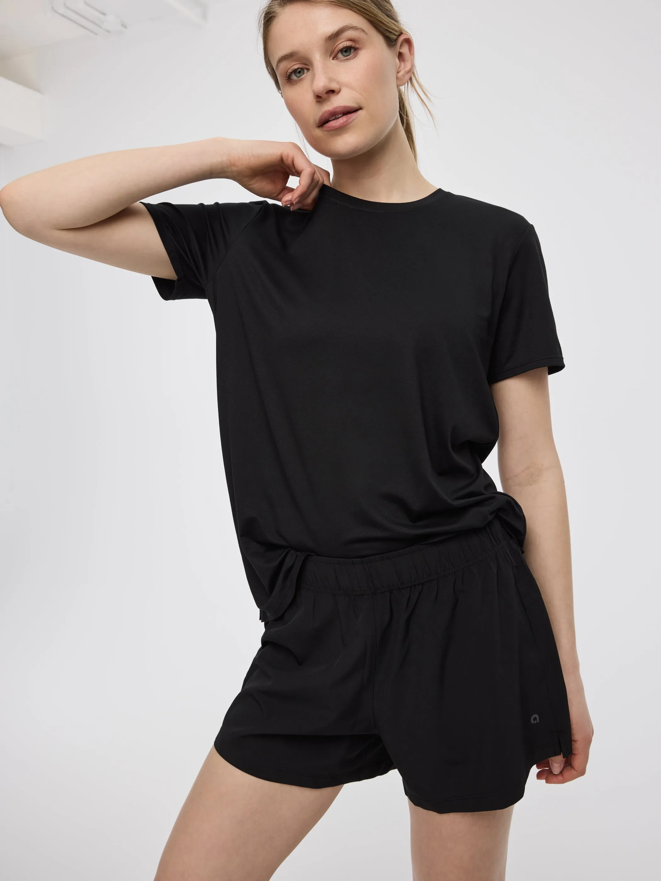 Crew-Neck Tee - DRY-LUX (R) Hyba Essentials sold by Reitmans product image thumbnail 4