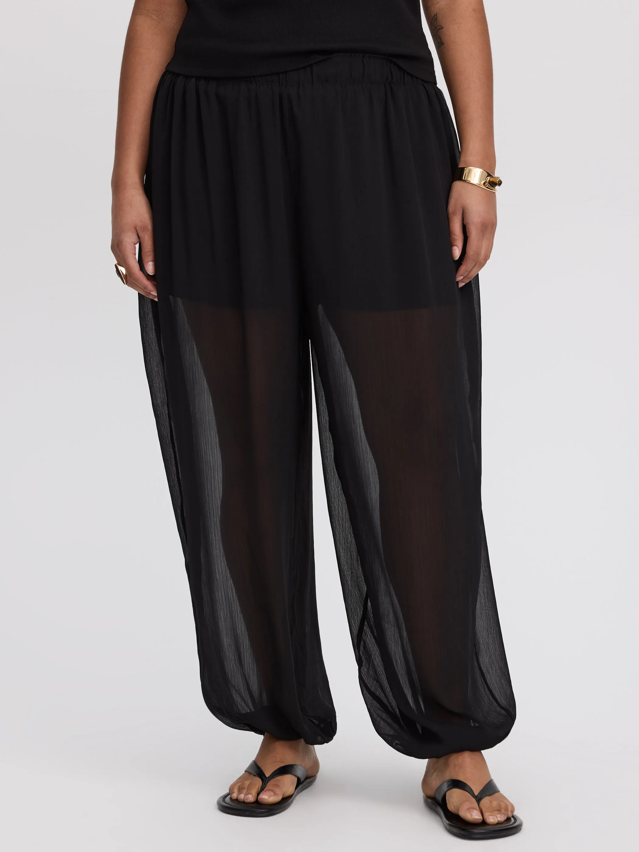 High-Rise Flowy Balloon Pant sold by Reitmans product image thumbnail 2