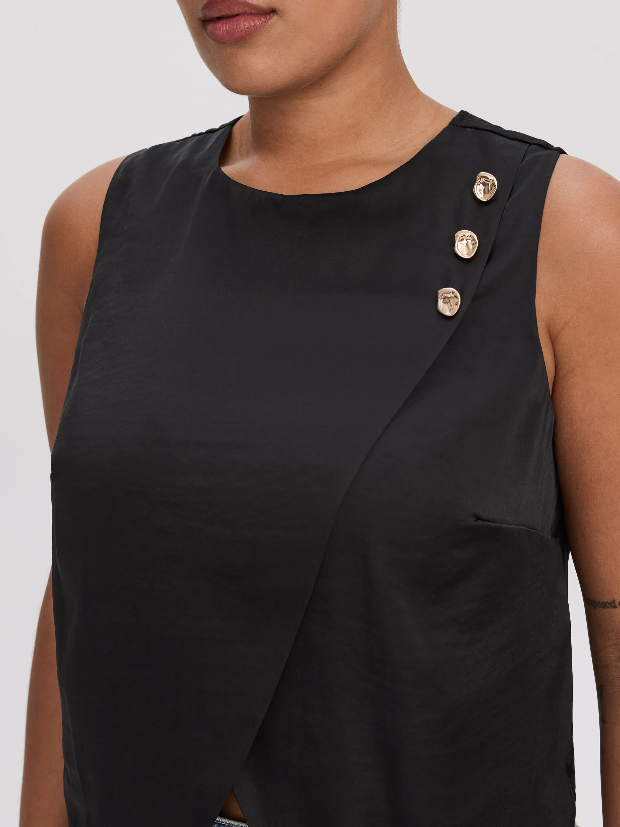 Sleeveless Wrap Top sold by Reitmans product image thumbnail 2