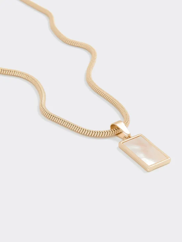 Short Necklace with Rectangle Mother-of-Pearl Pendant made by Reitmans
