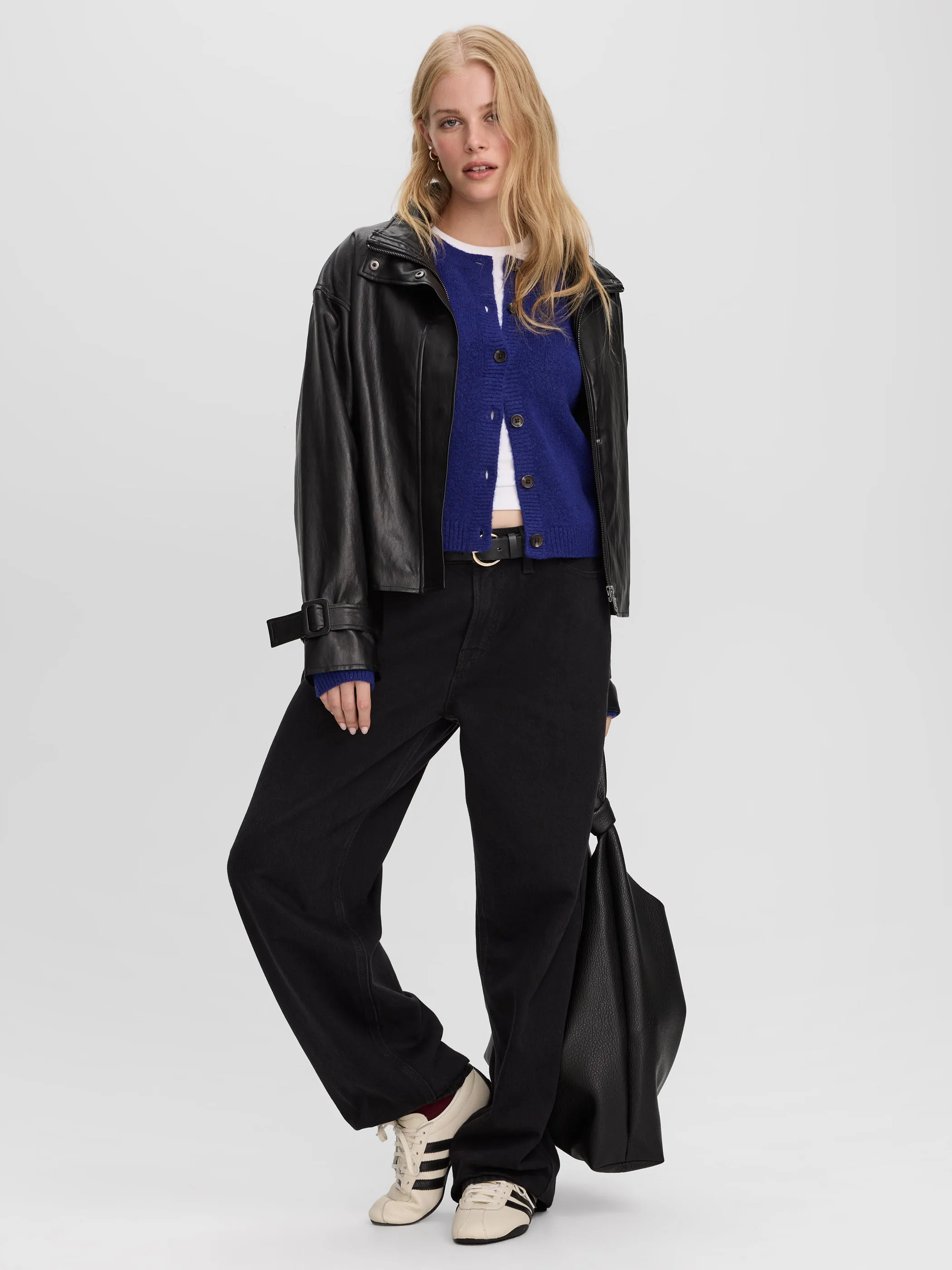 Mid-Rise Baggy Jean sold by Reitmans product image thumbnail 4