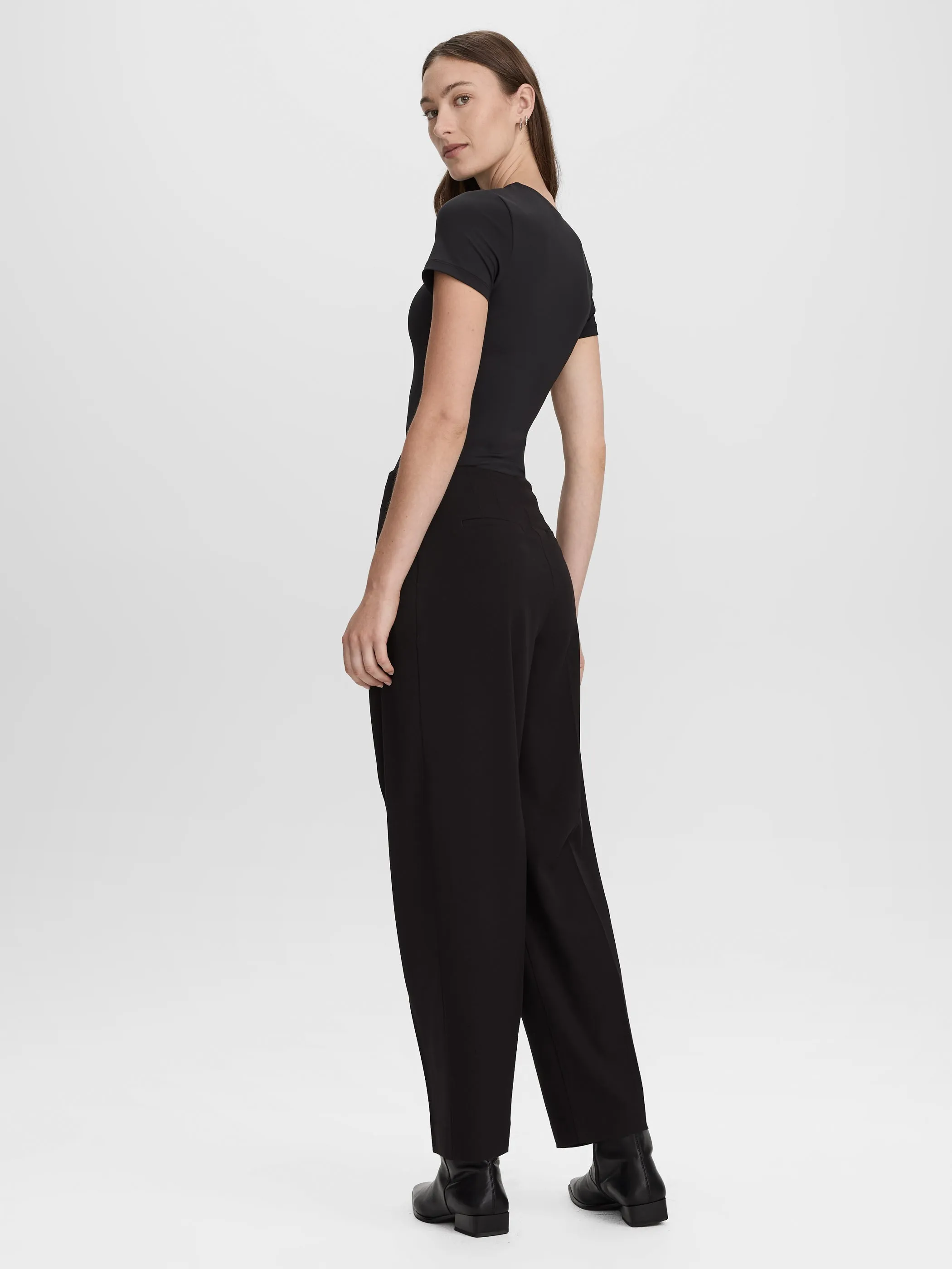 Short-Sleeve Crew-Neck Bodysuit sold by Reitmans product image thumbnail 4
