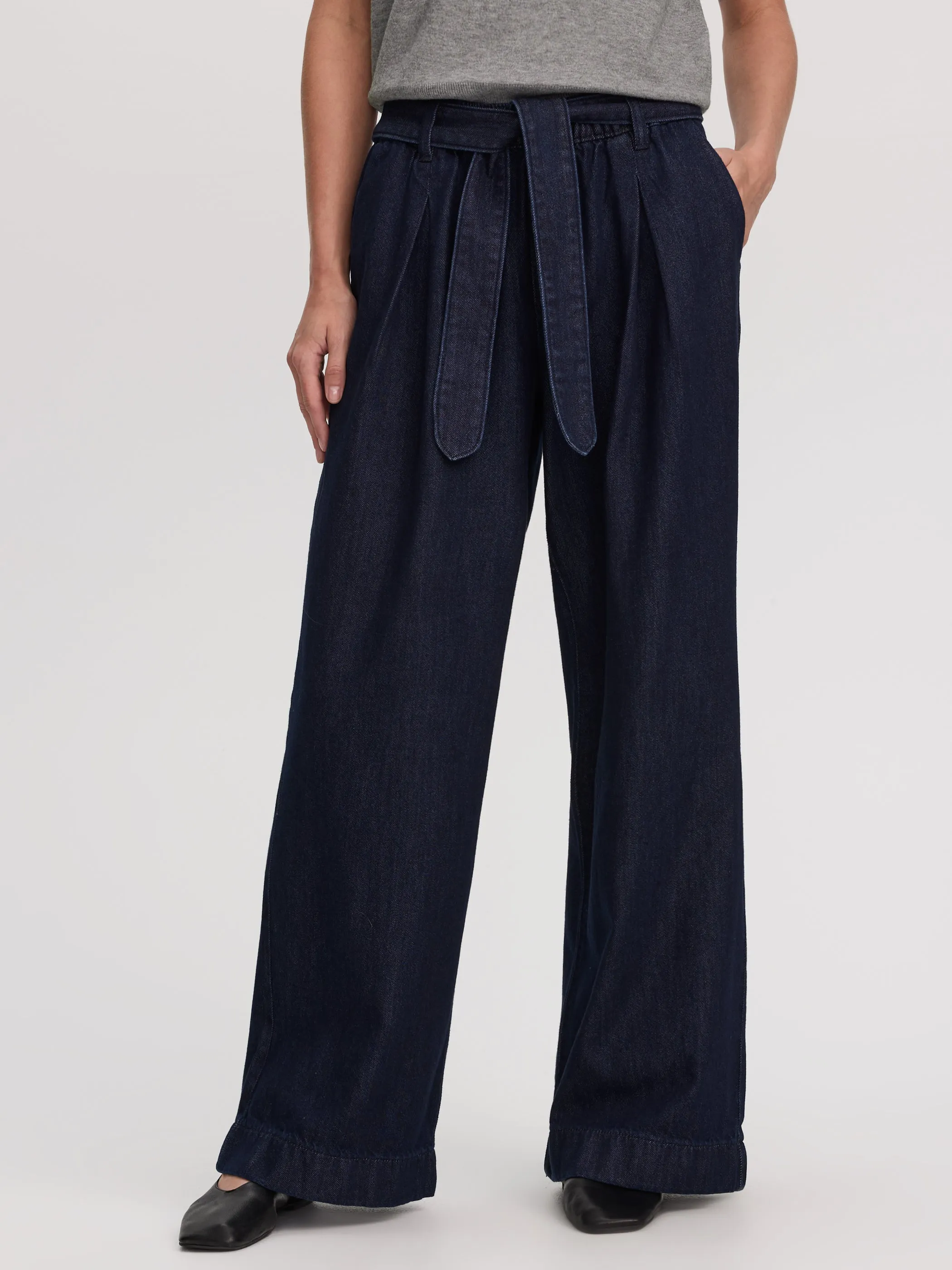 Wide-Leg High-Rise Jean with Sash sold by Reitmans product image thumbnail 2