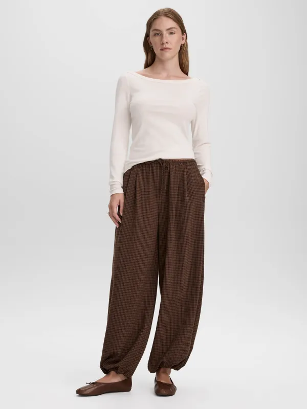 High-Rise Flowy Balloon Pant made by Reitmans