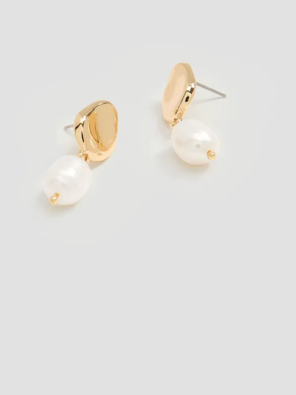 Earrings with Freshwater Pearls made by Reitmans