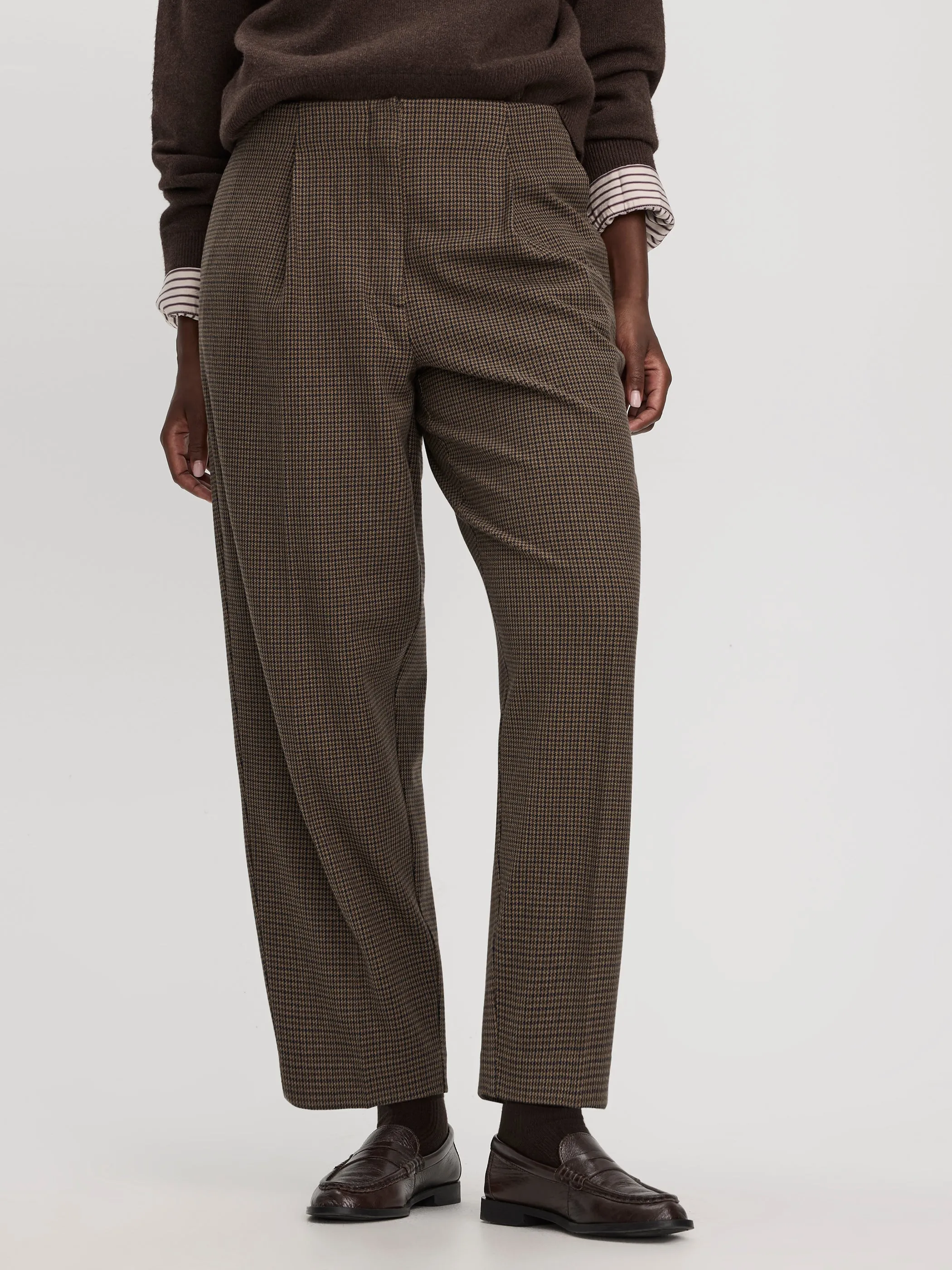 Houndstooth Mid-Rise Barrel Pants - The Timeless - Curvy Fit sold by Reitmans product image thumbnail 2