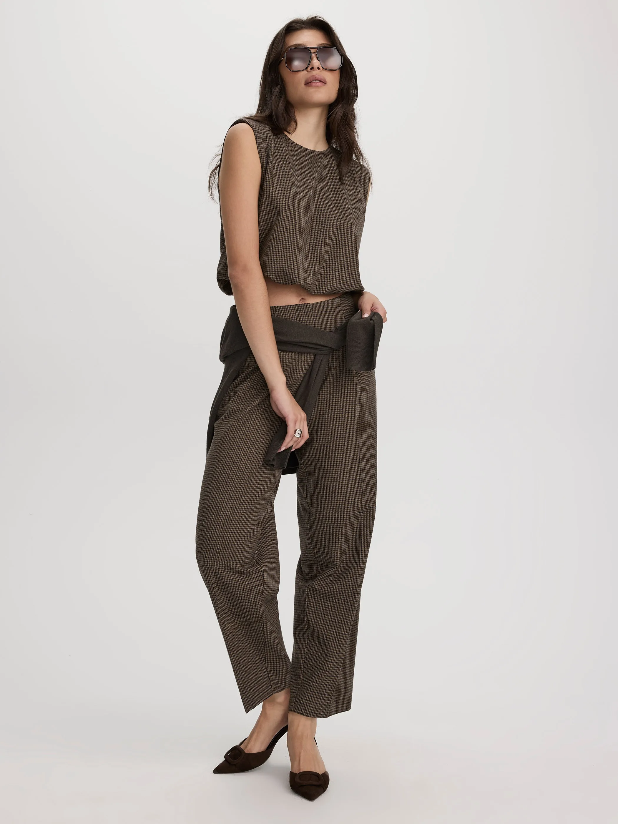 Houndstooth Mid-Rise Barrel Pants - The Timeless sold by Reitmans
