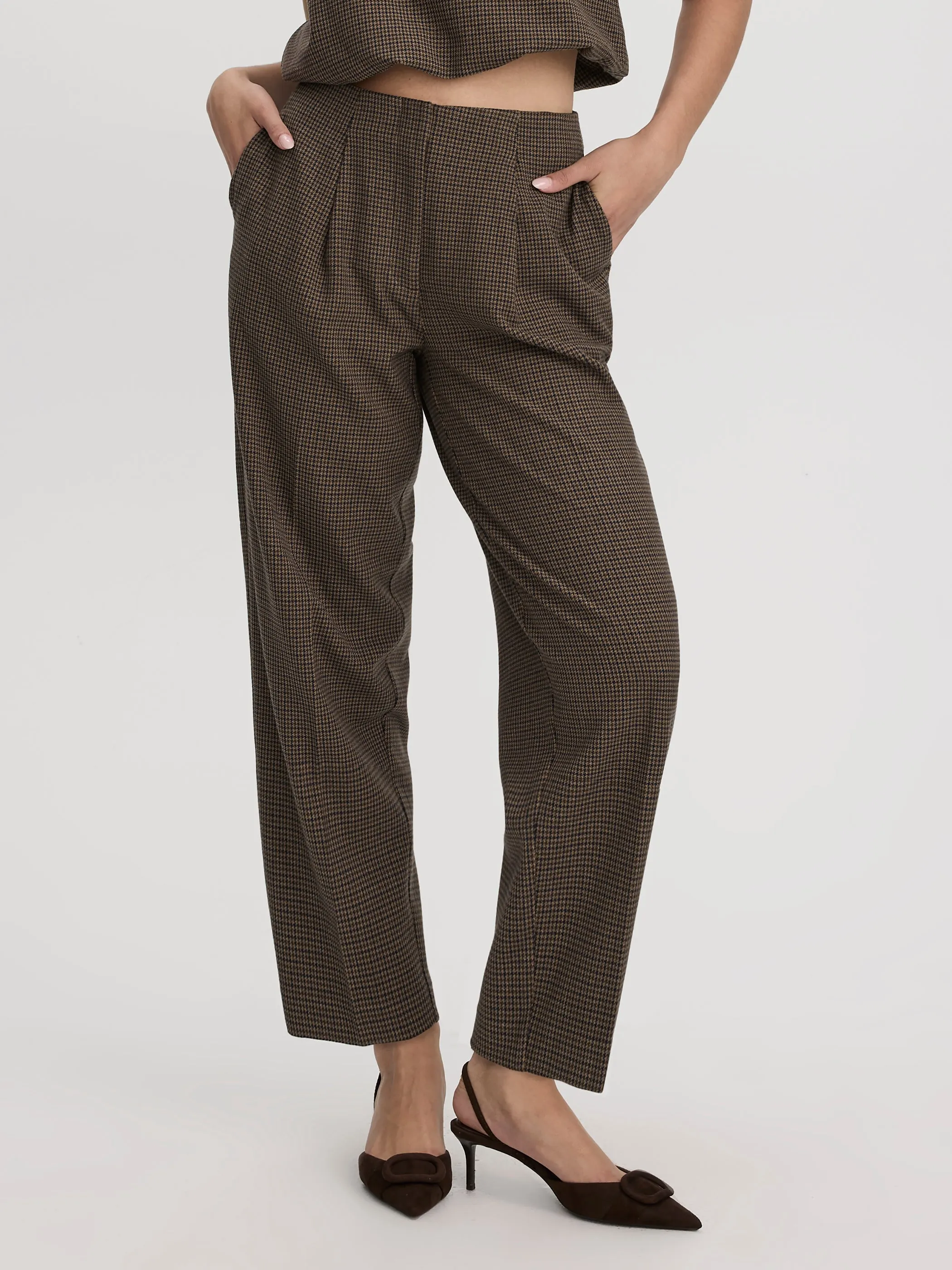 Houndstooth Mid-Rise Barrel Pants - The Timeless sold by Reitmans product image thumbnail 2