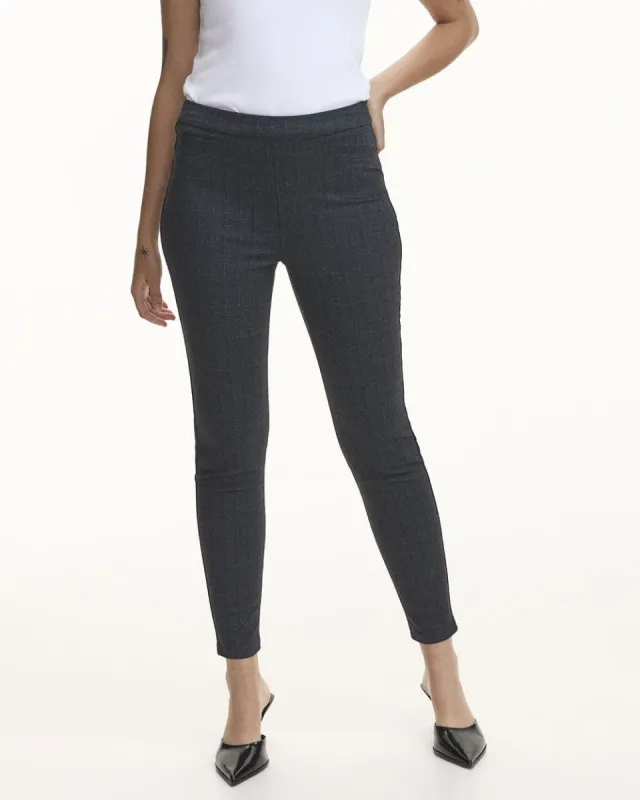 Legging Pant - R Essentials - Petite sold by Reitmans