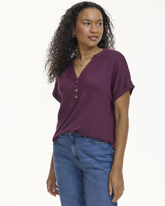 Extended-Sleeve Tee with Split Neckline made by Reitmans