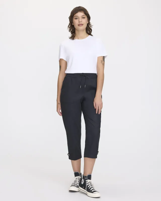 Straight-Leg High-Rise Poplin Capri Pant sold by Reitmans