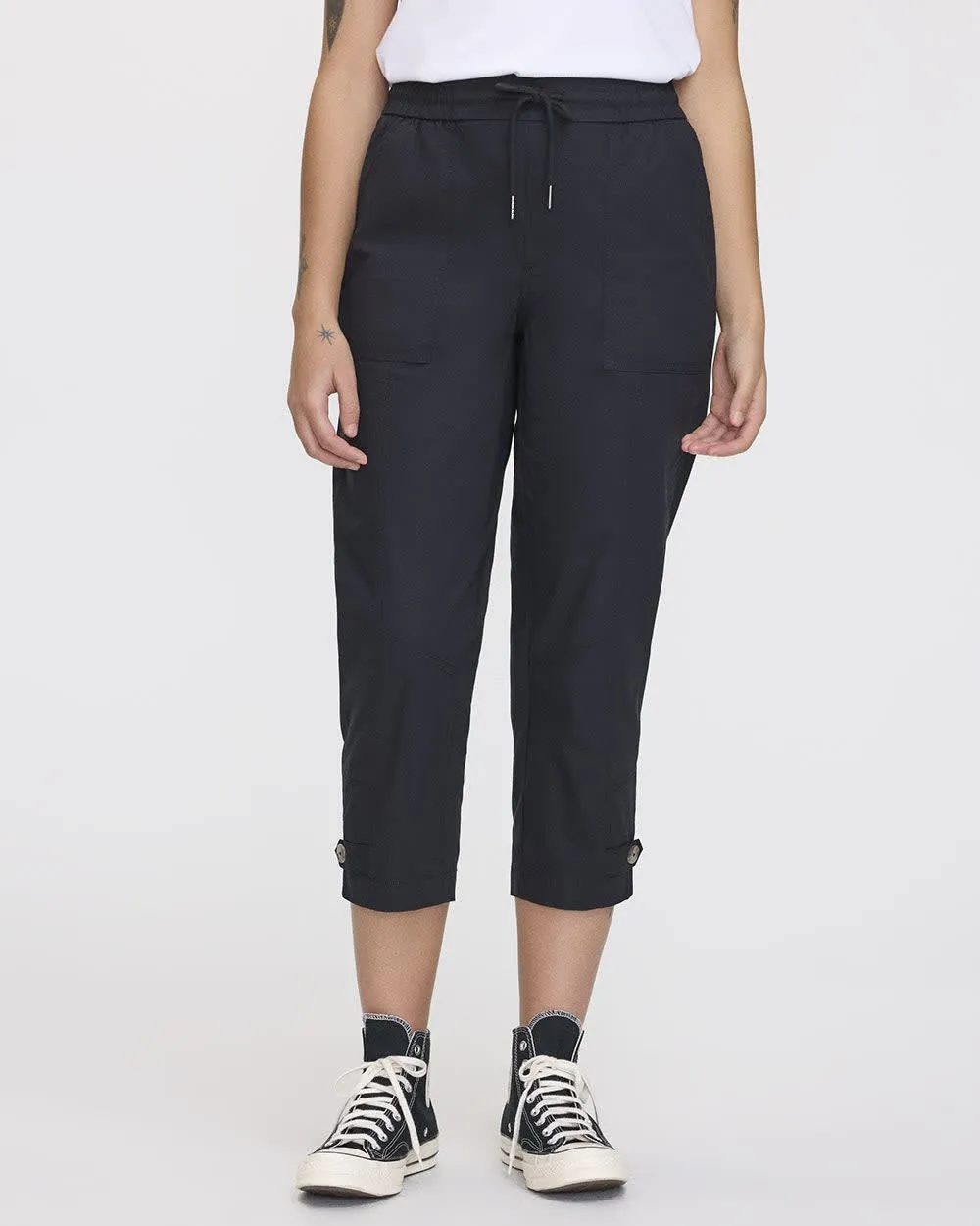 Straight-Leg High-Rise Poplin Capri Pant sold by Reitmans product image thumbnail 3