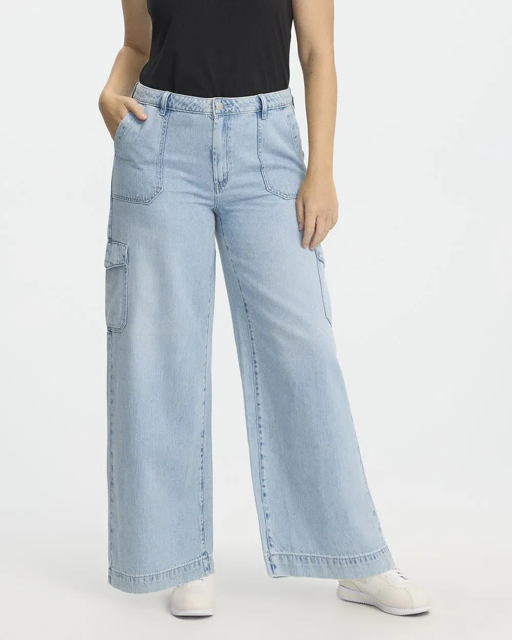 Wide-Leg Mid-Rise Cargo Denim Pant sold by Reitmans product image thumbnail 3