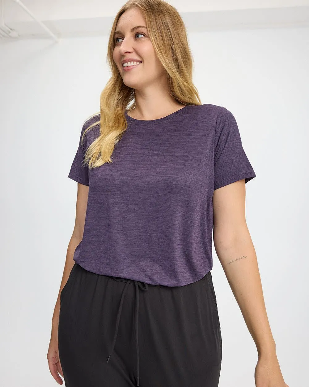 Short-Sleeve Crew-Neck Tee - Dry-Lux (R) Hyba Essentials sold by Reitmans product image thumbnail 5