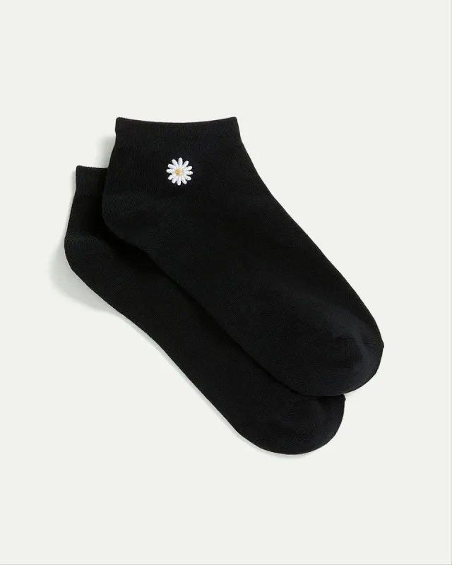 Cotton Anklet Socks with Daisy at Hem sold by Reitmans