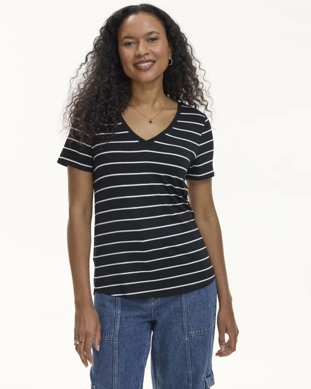 Short-Sleeve V-Neck Tee - R Essentials sold by Reitmans
