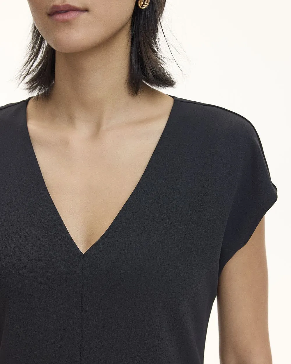 Extended-Sleeve Knit Bodycon Midi Dress sold by Reitmans product image thumbnail 4