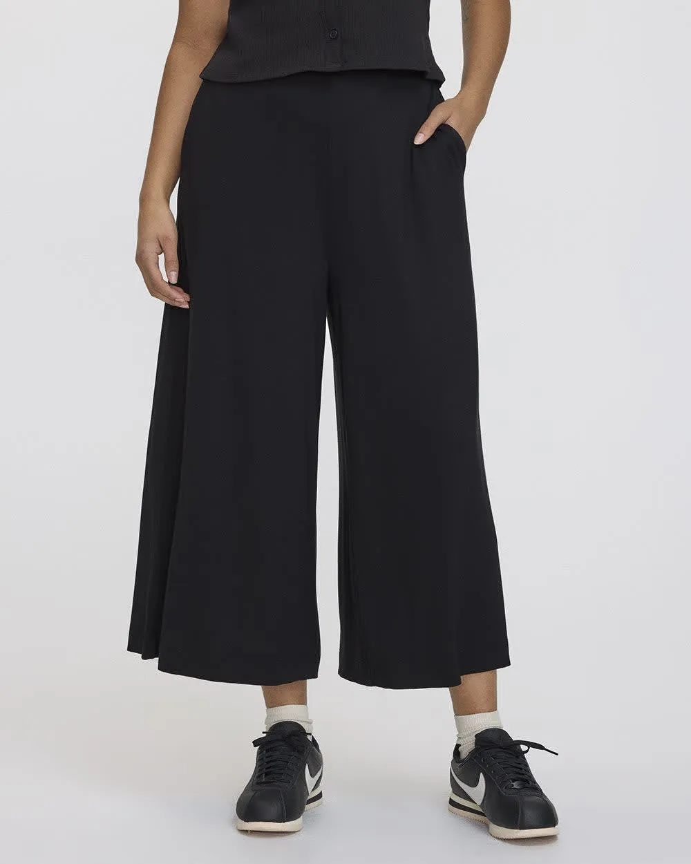 Stretch Pull-On Gaucho Pants - Petite sold by Reitmans product image thumbnail 3