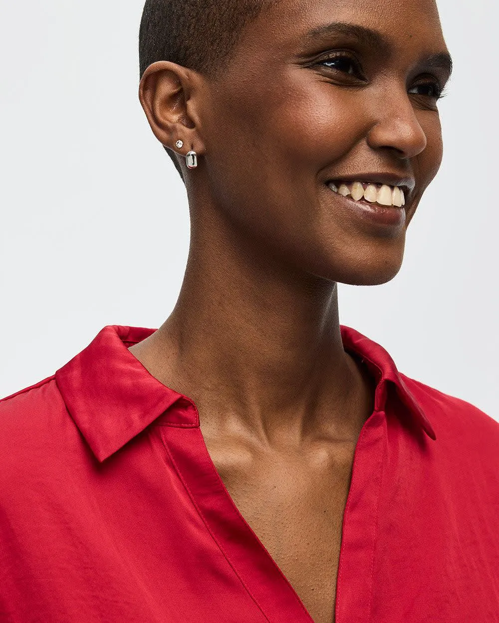 Extended-Sleeve V-Neck Blouse with Shirt Collar sold by Reitmans product image thumbnail 4