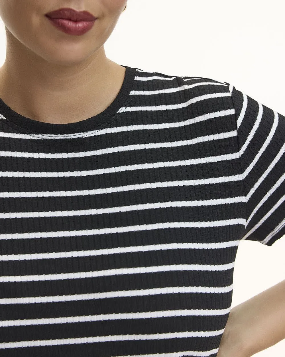 Short-Sleeve Ribbed Midi Dress sold by Reitmans product image thumbnail 4