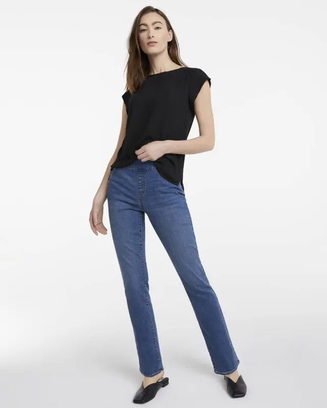 Straight-Leg Mid-Rise Jean - The Comfort - Petite sold by Reitmans