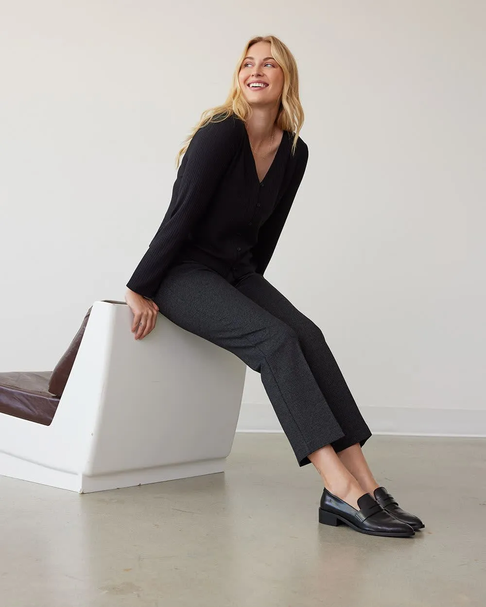 Straight-Leg High-Rise Pants, The Modern Stretch sold by Reitmans product image thumbnail 4