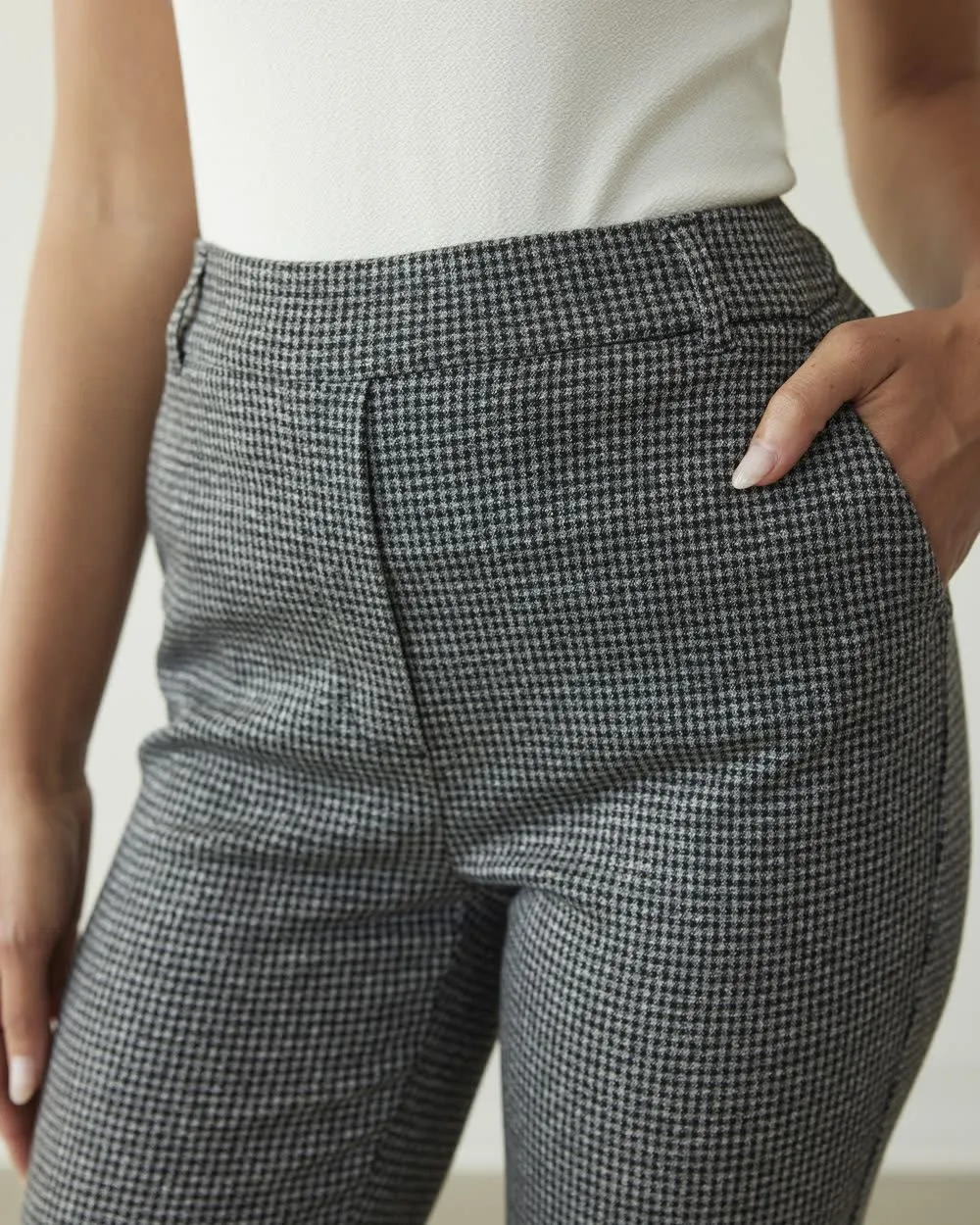 Straight-Leg High-Rise Houndstooth Pants sold by Reitmans product image thumbnail 3