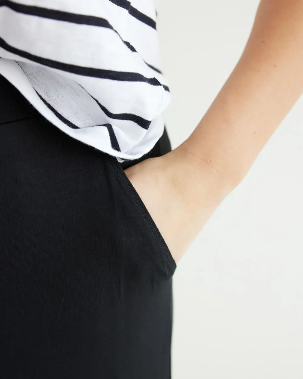 Stretch Pull-On Gaucho Pants - Petite sold by Reitmans product image thumbnail 3