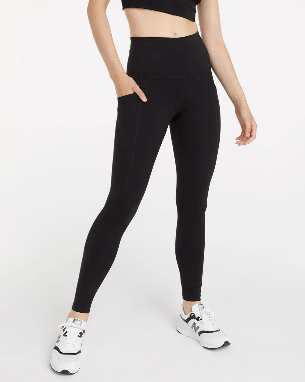 High-Rise Pulse Legging with Pockets - Hyba - Petite sold by Reitmans