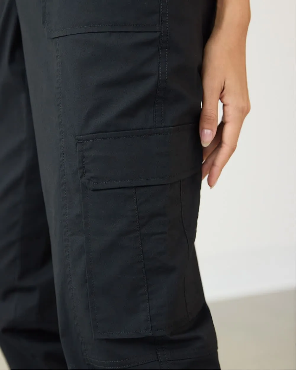 Poplin Jogger with Cargo Pockets - Petite sold by Reitmans product image thumbnail 5