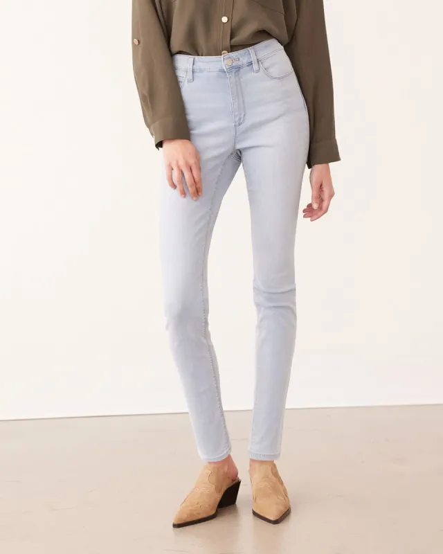 Skinny-Leg High-Rise Jean - The Signature (R) sold by Reitmans
