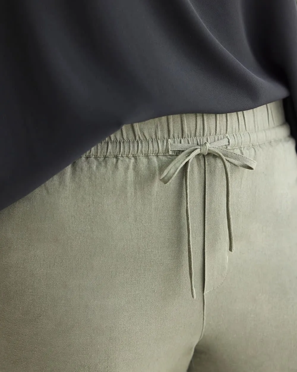 Wide-Leg High-Rise Linen Pant - Tall sold by Reitmans product image thumbnail 4