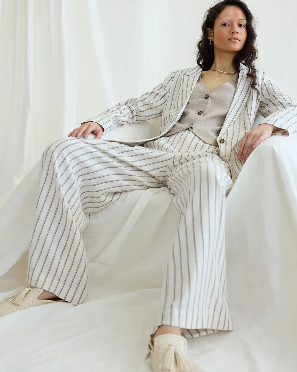 Ultra-Wide-Leg High-Rise Linen Trouser - Petite sold by Reitmans product image thumbnail 4