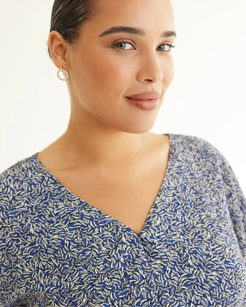 Long-Sleeve Buttoned-Down Blouse sold by Reitmans product image thumbnail 4