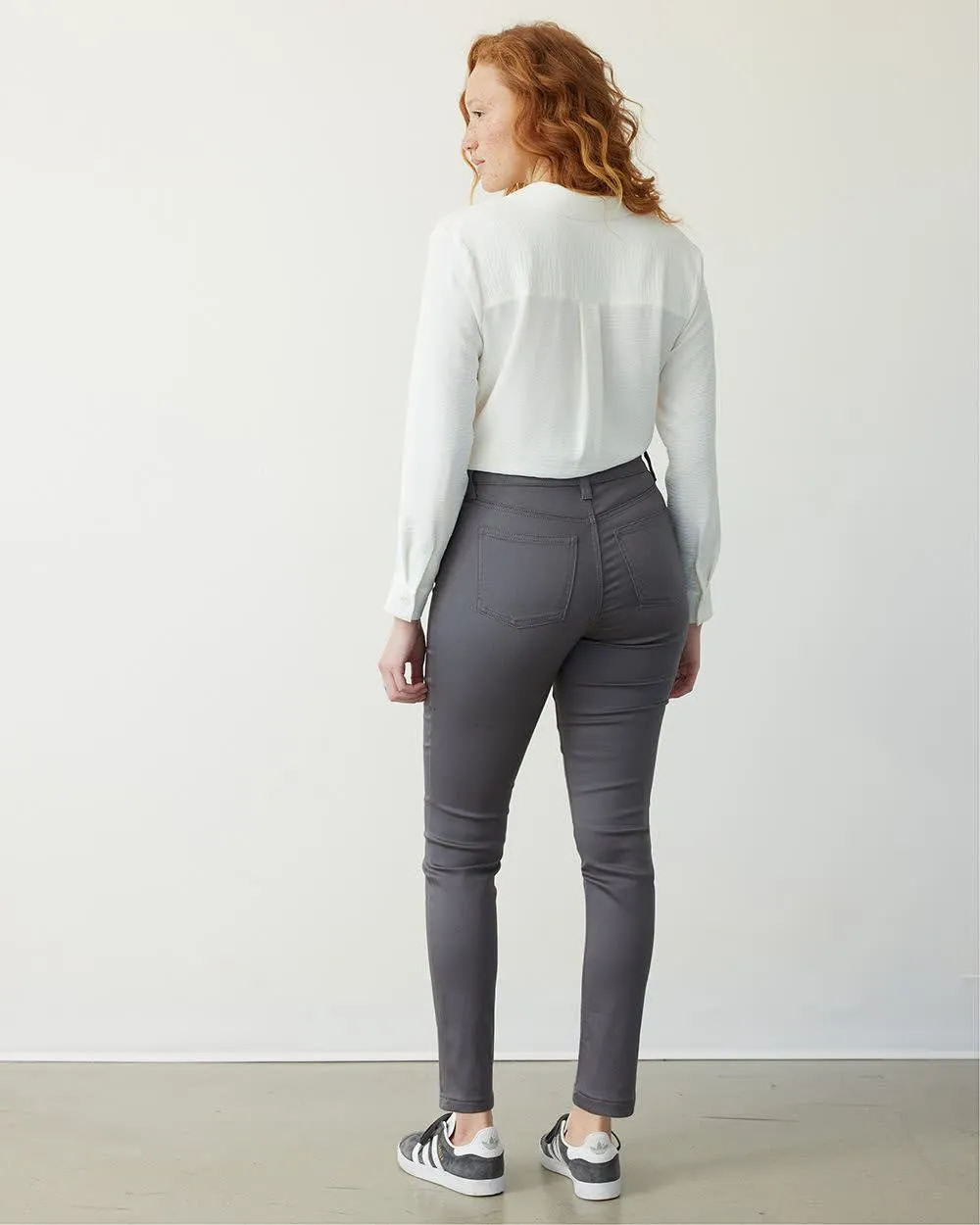Skinny-Leg High-Rise Jean - The Signature (R) sold by Reitmans product image thumbnail 2