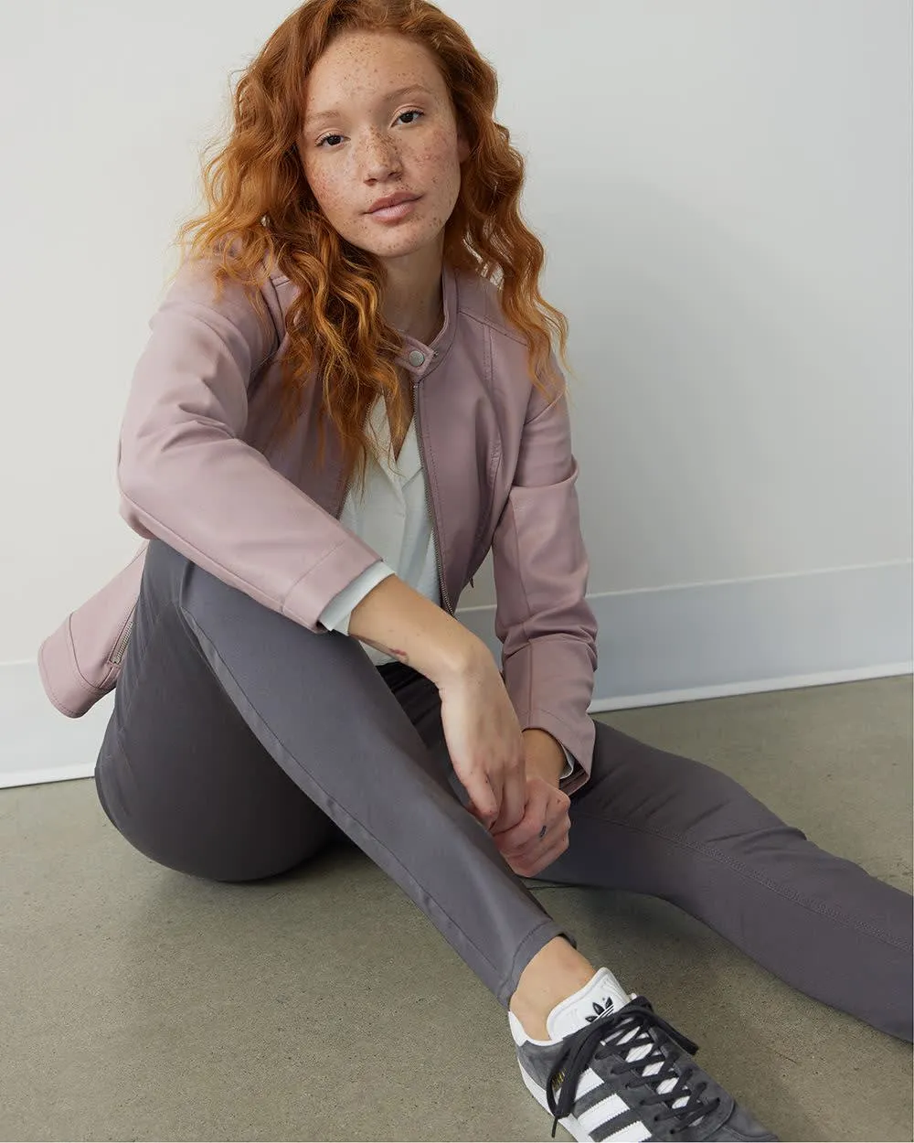 Skinny-Leg High-Rise Jean - The Signature (R) sold by Reitmans product image thumbnail 4