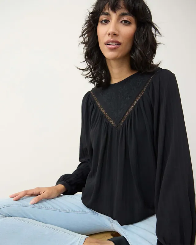 Long-Sleeve Embroidered Blouse with Crew Neckline sold by Reitmans