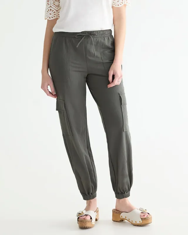 High-Rise Piqué Jogger Pant sold by Reitmans