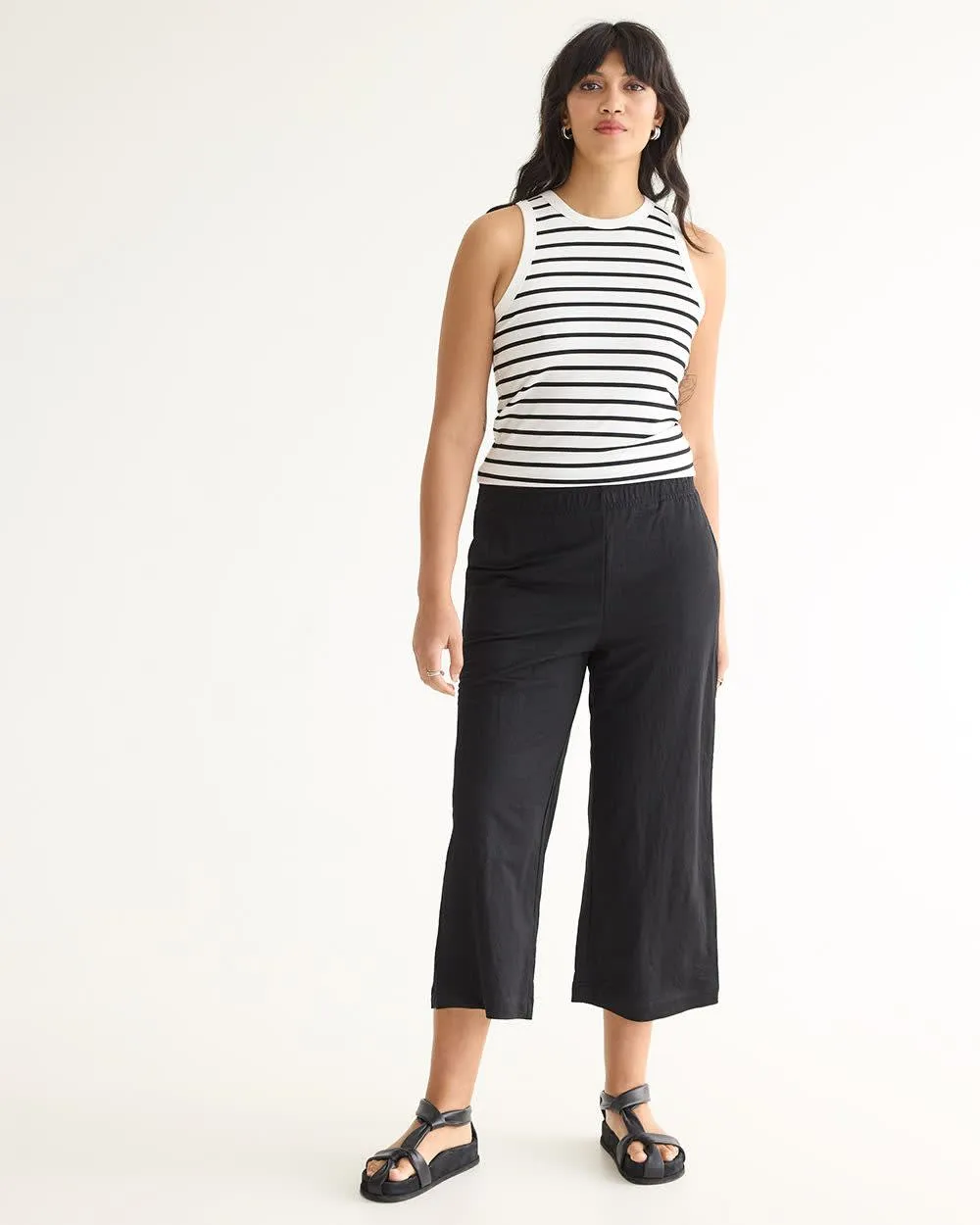 Wide-Leg Cropped Piqué Pant sold by Reitmans product image thumbnail 3
