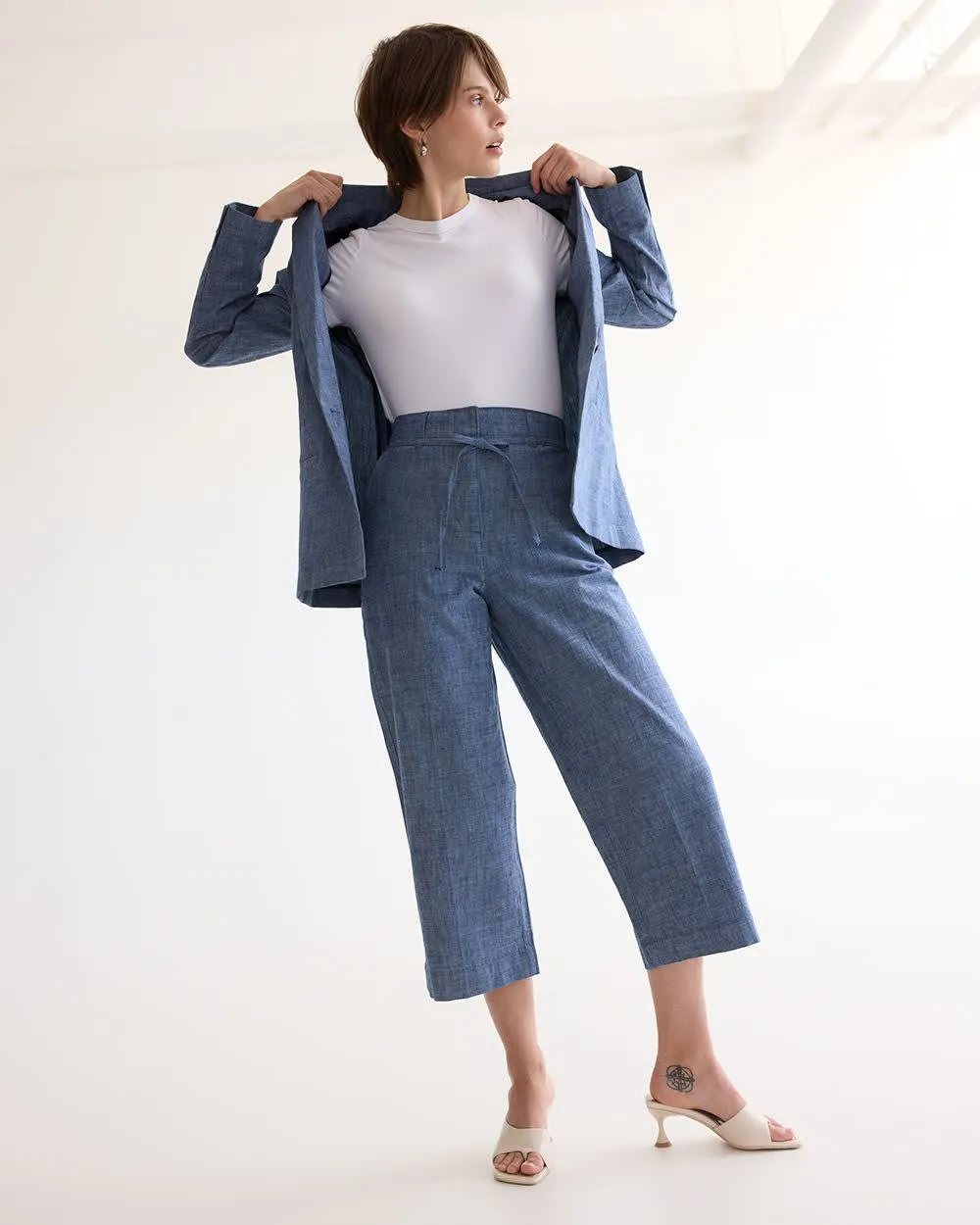 Wide-Leg Cropped Chambray Pant - Petite sold by Reitmans product image thumbnail 4