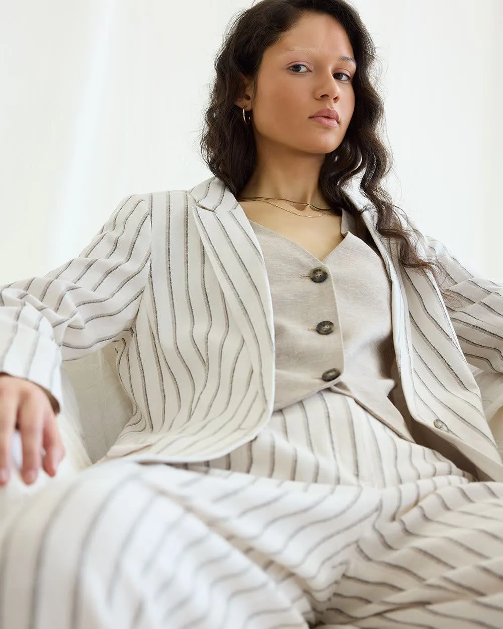 One-Button Linen Blazer sold by Reitmans product image thumbnail 3