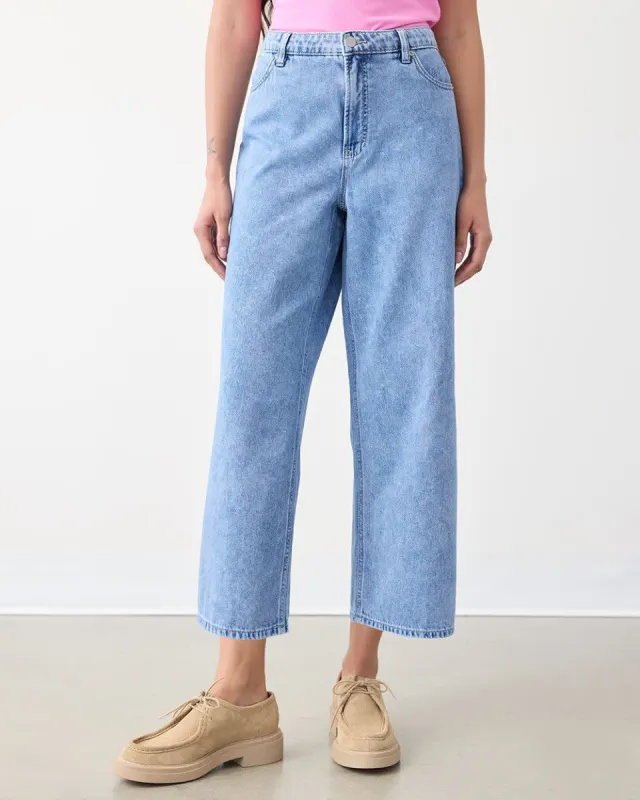 Wide-Leg High-Rise Cropped Jean sold by Reitmans