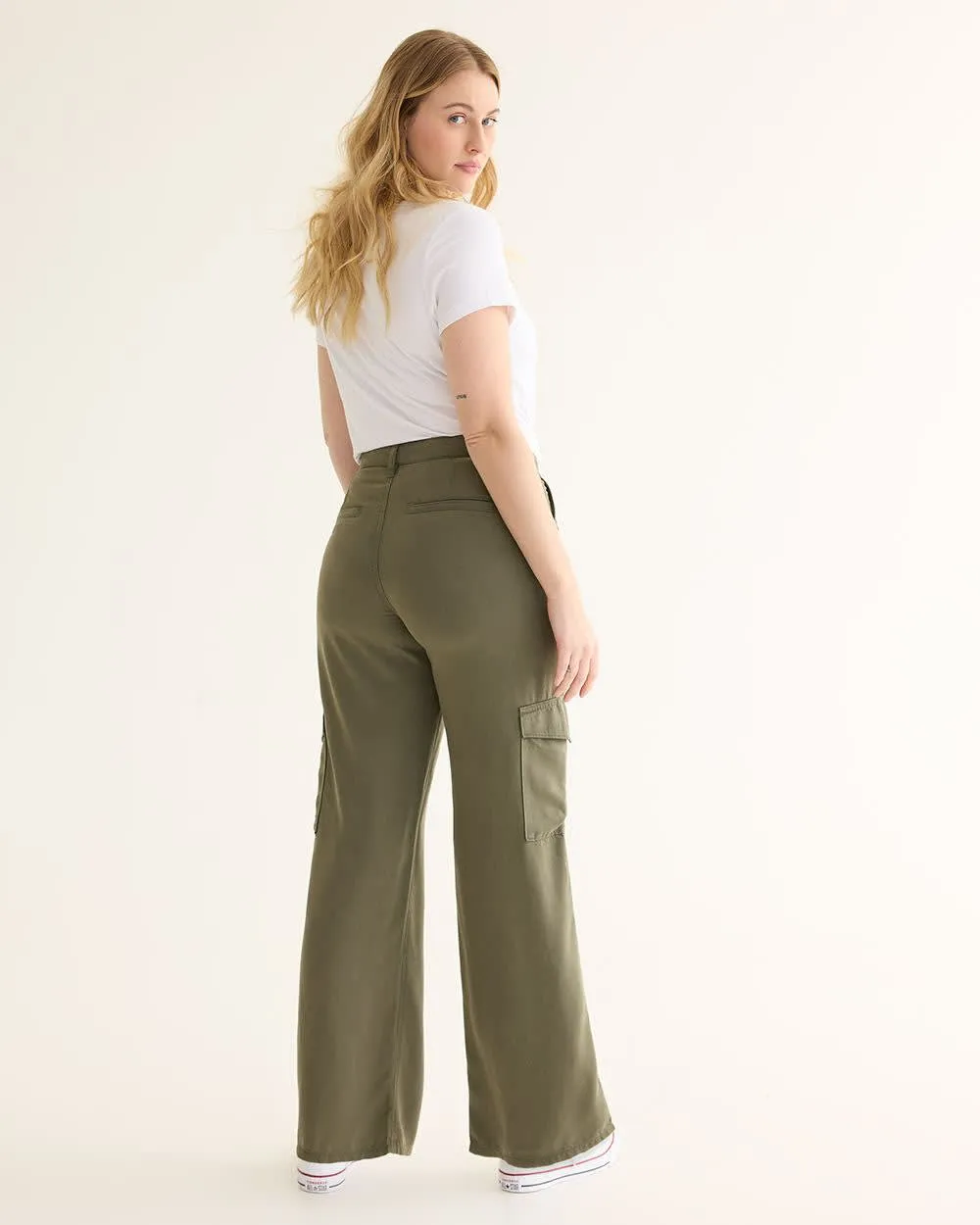 Straight-Leg High-Rise Cargo Pant - Curvy Fit sold by Reitmans product image thumbnail 2