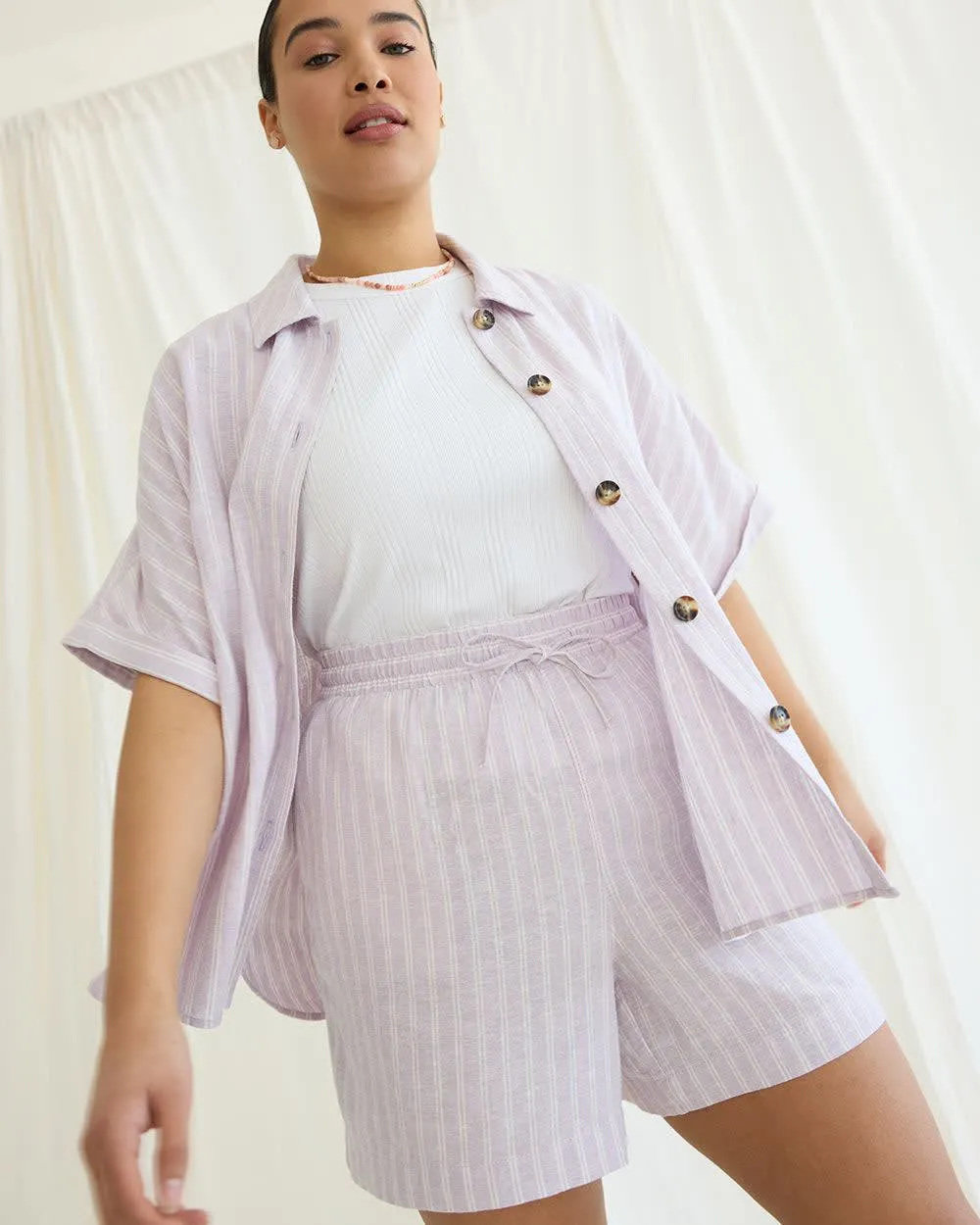 Short-Sleeve Buttoned-Down Linen-Blend Blouse sold by Reitmans product image thumbnail 3