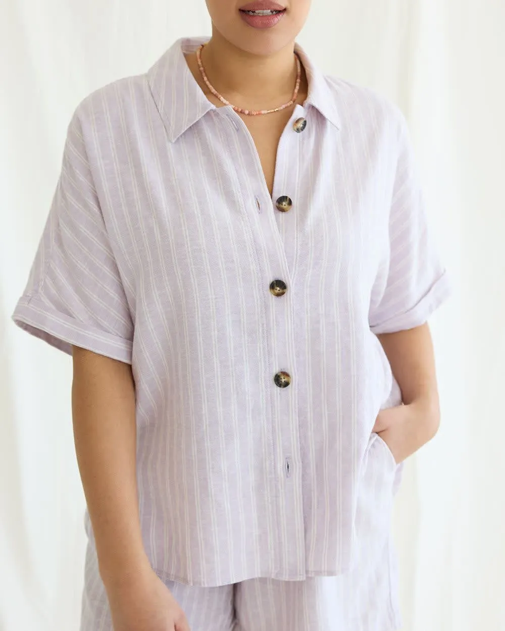 Short-Sleeve Buttoned-Down Linen-Blend Blouse sold by Reitmans product image thumbnail 4