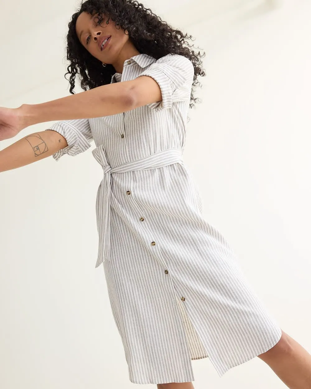 Long-Sleeve Buttoned-Down Midi Dress with Shirt Collar sold by Reitmans product image thumbnail 3