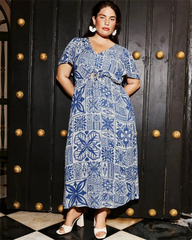 Short-Flutter-Sleeve Midi Dress with Front Cut-Out sold by Reitmans
