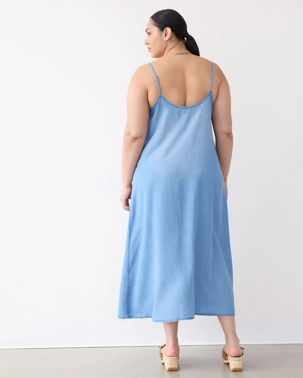 Sleeveless Buttoned-Down Midi Dress sold by Reitmans product image thumbnail 2